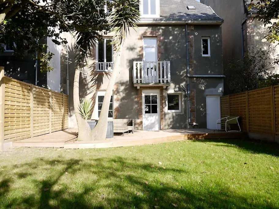 CLINT HOUSE - appartement Jardin de granit rose Perros-Guirec